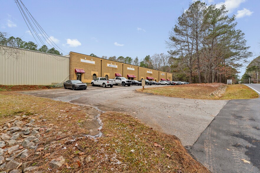 More Photos Of 3337 Air Park Rd, Fuquay Varina Light Manufacturing For Sale