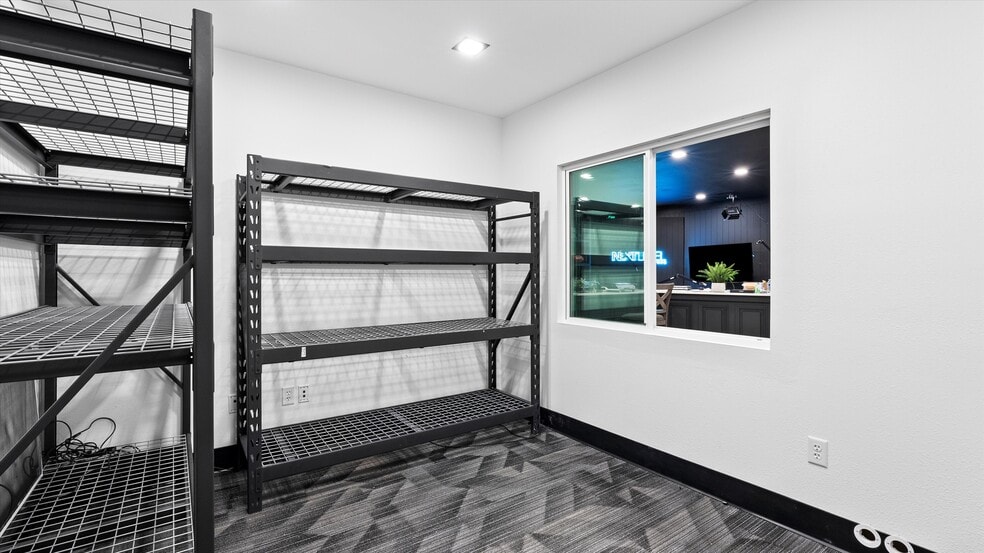 More Photos Of 5808 Bedford St, Pasco Office For Lease