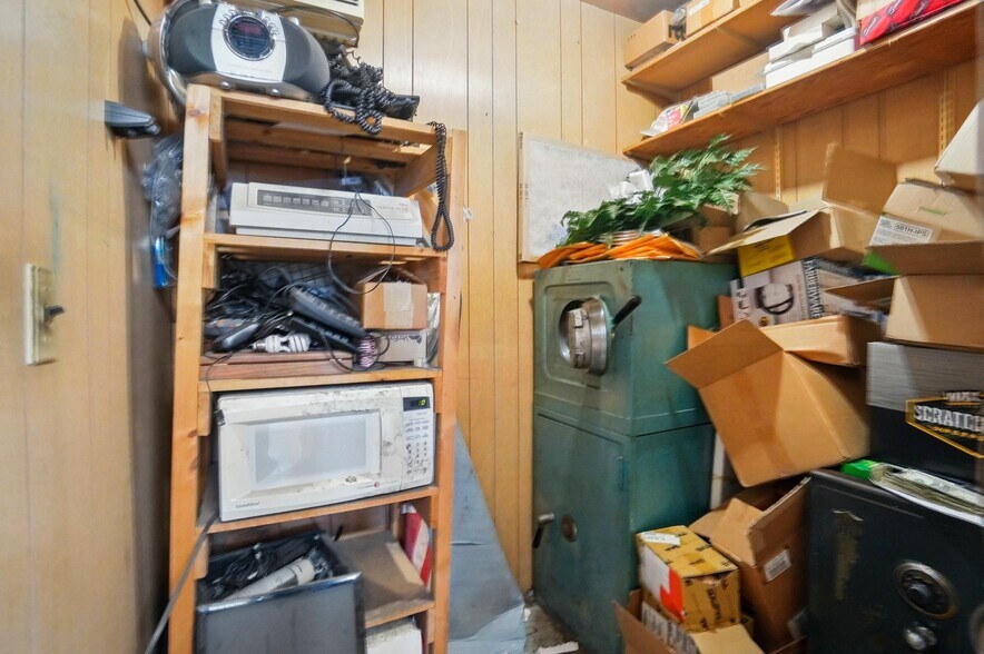 More Photos Of 315 W Morgan St, Monroe Auto Repair For Sale