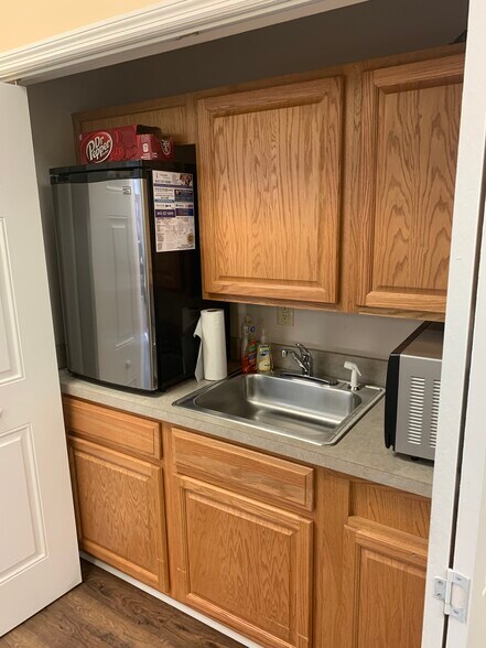 More Photos Of 5401 Netherby Rd, North Charleston Medical For Sale