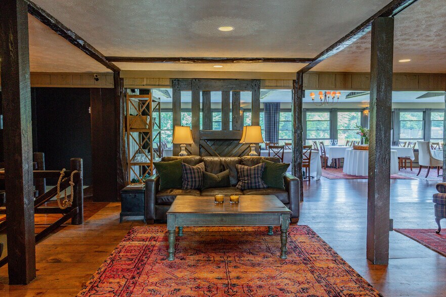 More Photos Of 157 Main St, Belgrade Hotel For Sale
