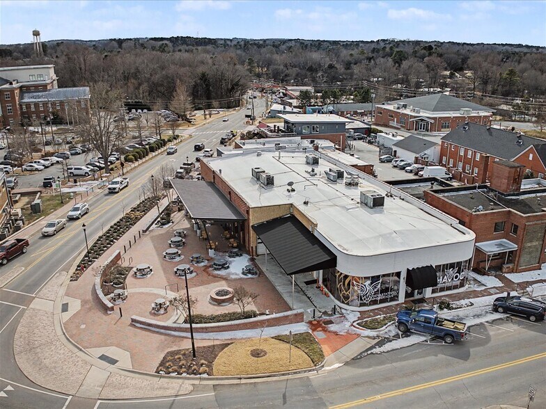 More Photos Of 39 West St, Pittsboro Restaurant For Lease