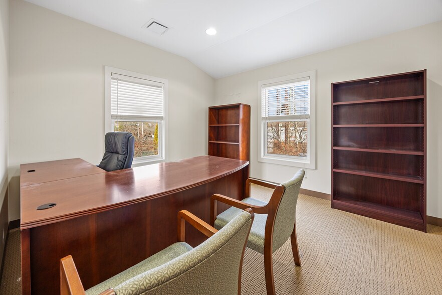 More Photos Of 76 Tokeneke Rd, Darien Office For Lease
