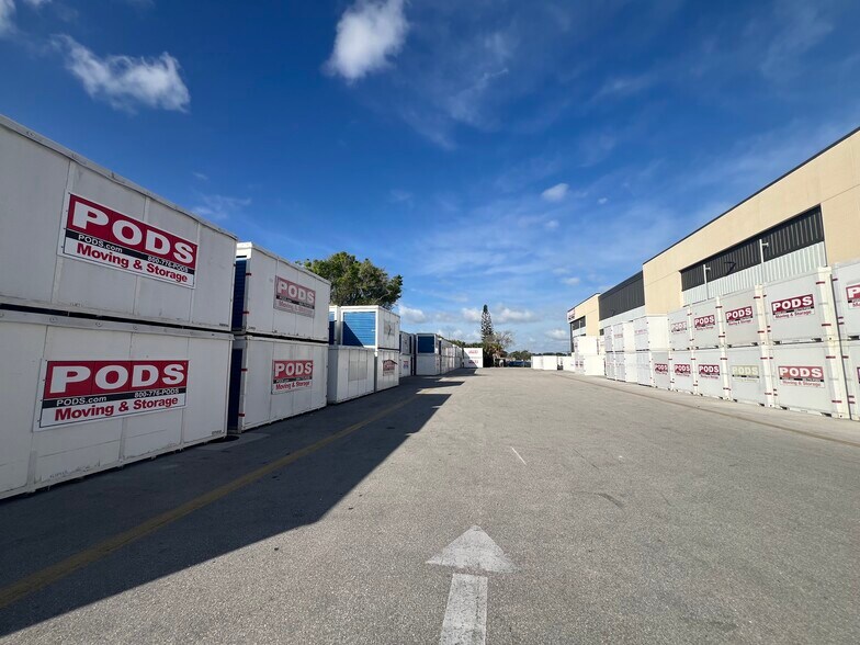 More Photos Of 4816 Wallis Rd, West Palm Beach Warehouse For Lease