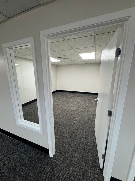 More Photos Of 3077 20th St E, Fife Warehouse For Lease