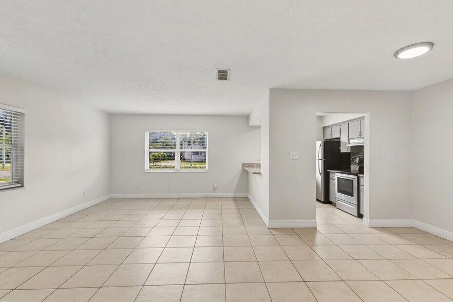 More Photos Of 8412-8420 N Lois Ave, Tampa Apartments For Sale