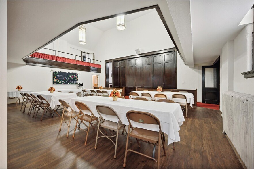 More Photos Of 725 Navarre Ave, Toledo Religious Facility For Sale