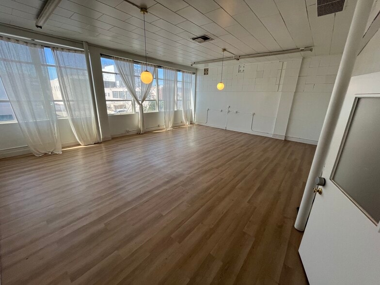 More Photos Of 1612 20th St, Bakersfield Loft Creative Space For Lease