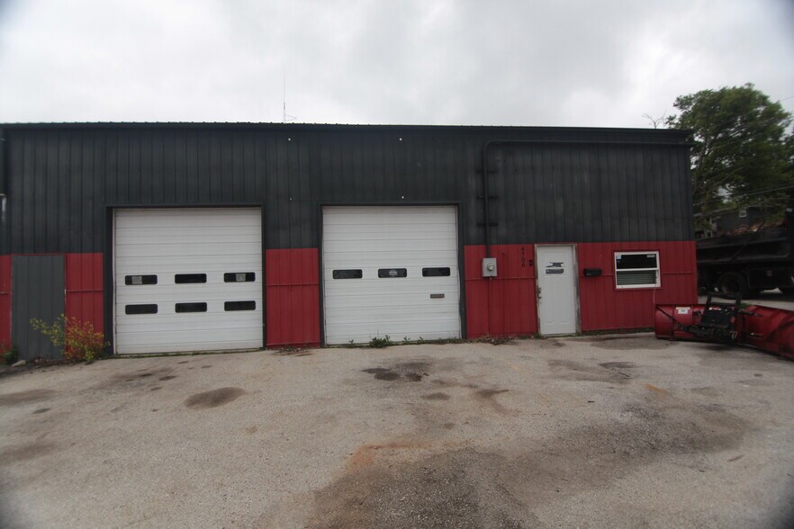 More Photos Of 4706 12th St, Rock Island Auto Dealership For Sale