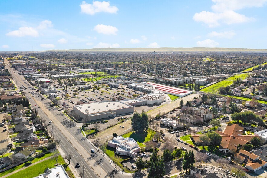 More Photos Of 5309 Carrington Cir, Stockton Healthcare For Sale