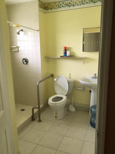 More Photos Of 4707 Oleander Ave, Fort Pierce Assisted Living For Sale