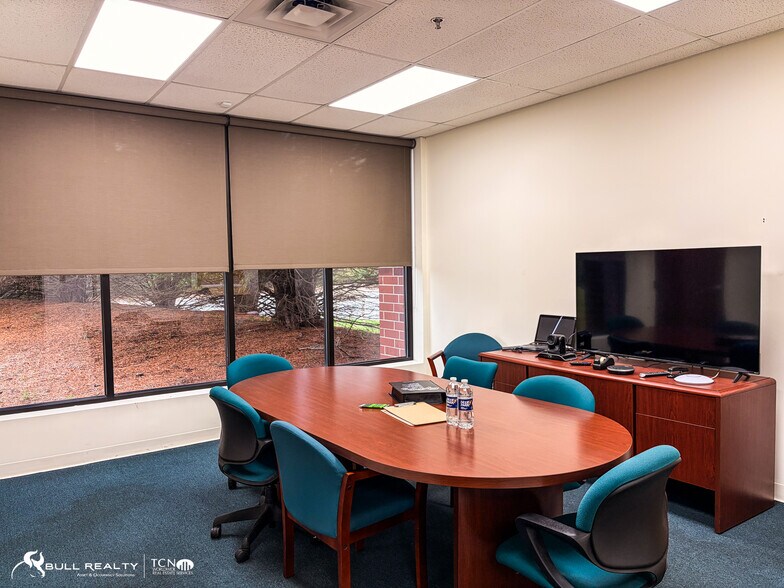 More Photos Of 14290 Lochridge Blvd, Covington Distribution For Lease