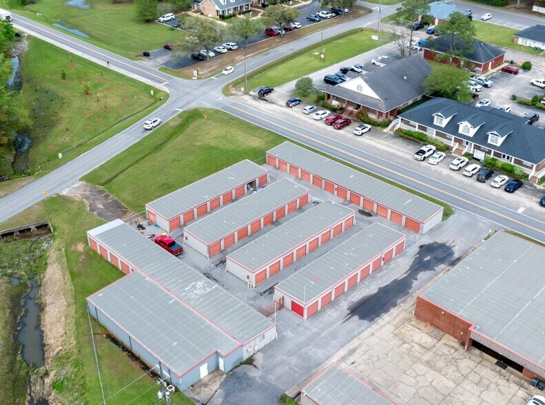 More Photos Of 721 N McKenzie St, Foley Self Storage For Sale