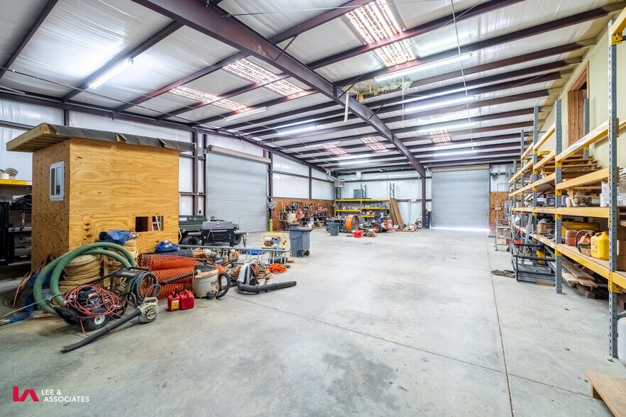 More Photos Of 210 Holt Rd, Acworth Industrial For Lease