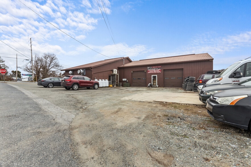 More Photos Of 399 Nottingham Rd, Nottingham General Retail For Sale