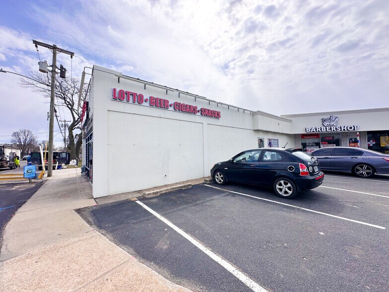 More Photos Of 180-196 W Sunrise Hwy, Lindenhurst Storefront For Sale