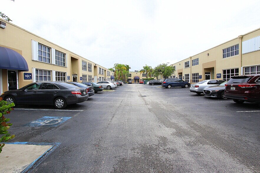 More Photos Of 13382-13422 SW 128th St, Miami Office Residential For Lease