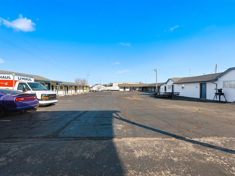 More Photos Of 1900 No Broadway Ave, Ada Hotel For Sale