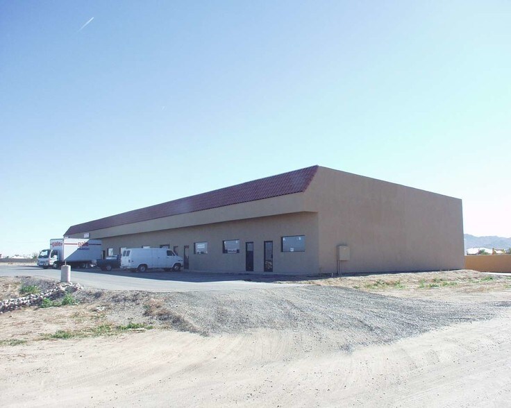 More Photos Of 19011 E San Tan Blvd, Queen Creek General Retail For Lease