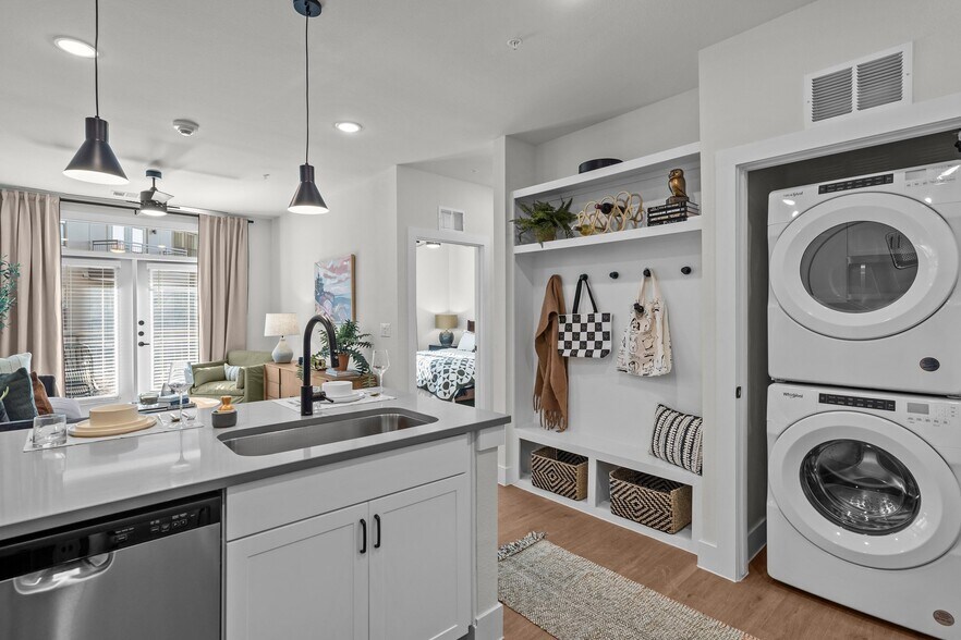 More Photos Of 760 Airport Blvd, Austin Apartments For Lease