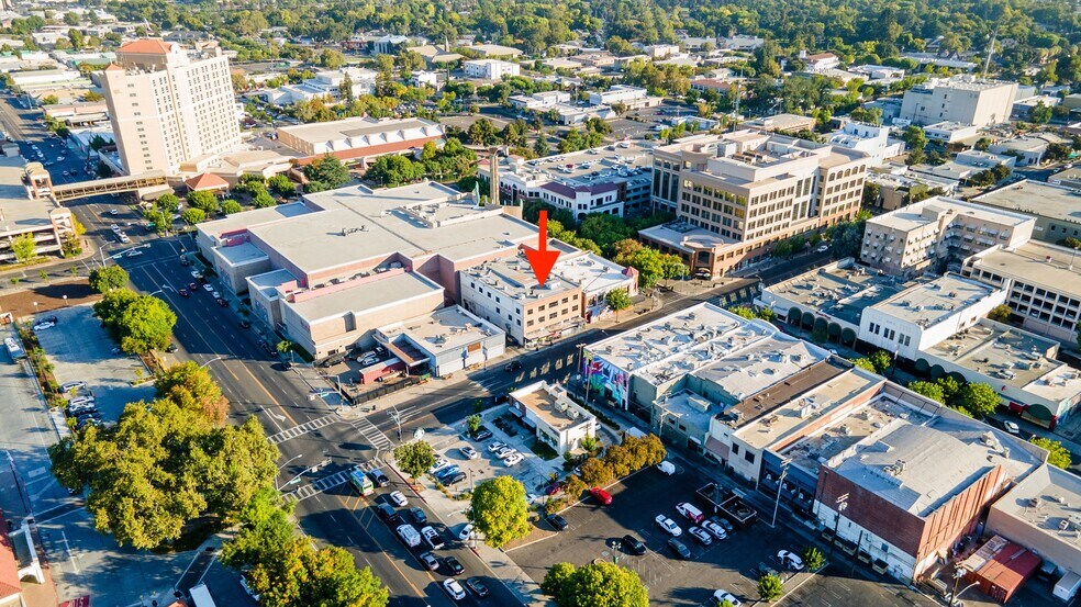 More Photos Of 915-917 J St, Modesto General Retail For Sale