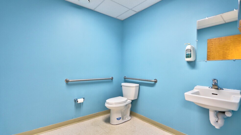 More Photos Of 399 Grant Ave, Auburn Medical For Sale