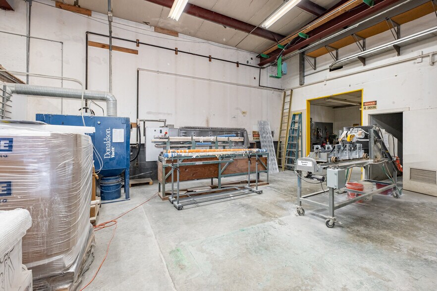 More Photos Of 330 N Front St, Ripley Flex For Sale