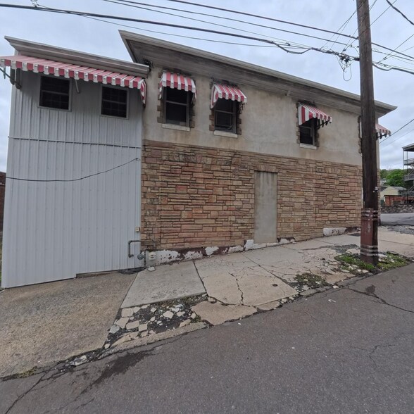 More Photos Of 330 E Norwegian St, Pottsville General Retail For Sale