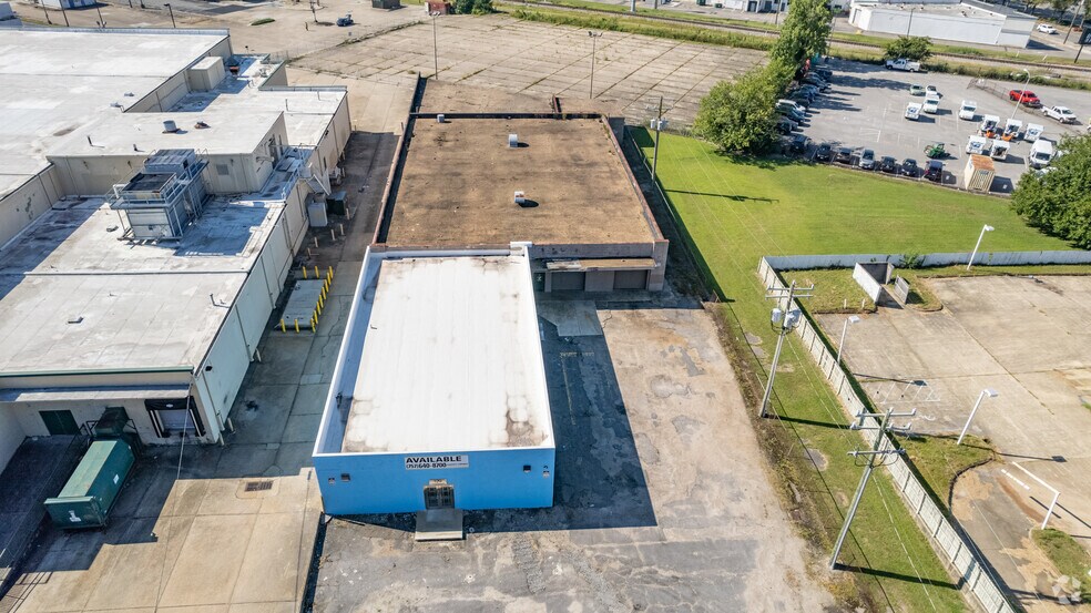 More Photos Of 129 E Admiral Taussig Blvd, Norfolk Warehouse For Lease