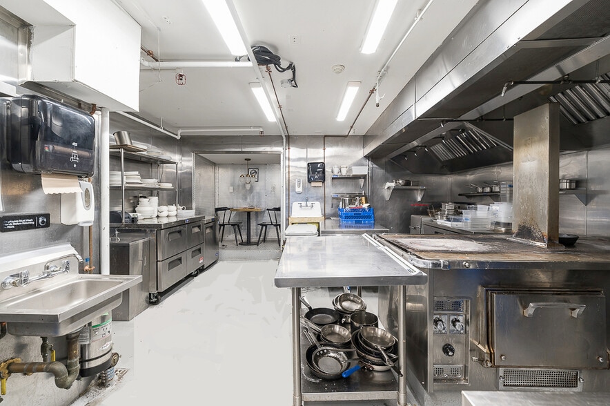 More Photos Of 73 Rocky Neck Ave, Gloucester Restaurant For Sale