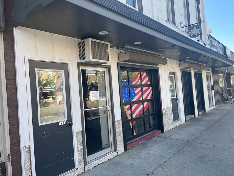 More Photos Of 124 W Chicago Blvd, Tecumseh Storefront Retail Residential For Lease