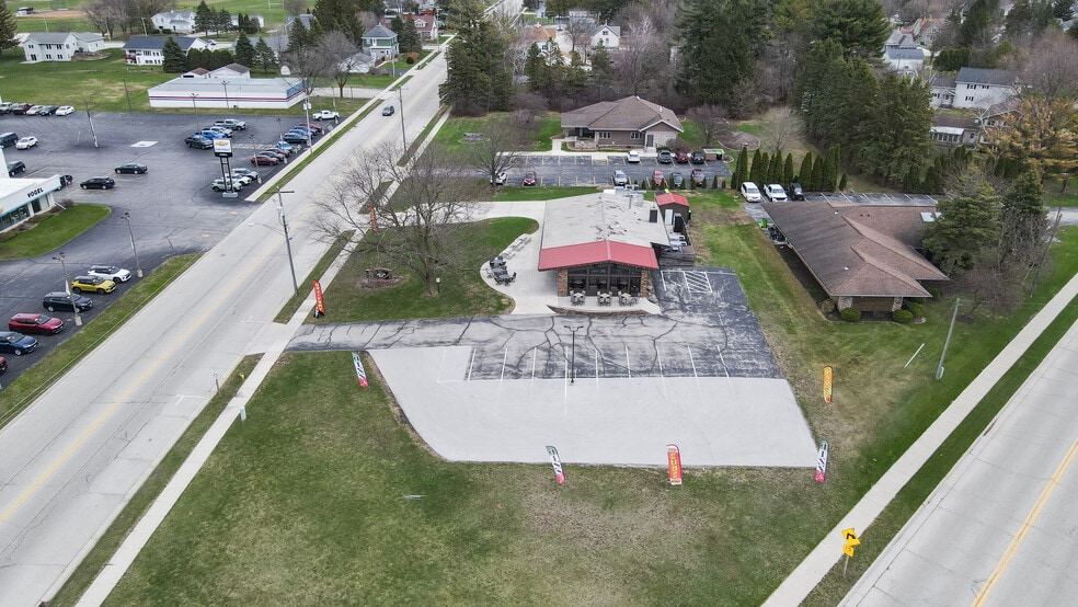 More Photos Of 707 W Park Ave, Kiel Restaurant For Sale