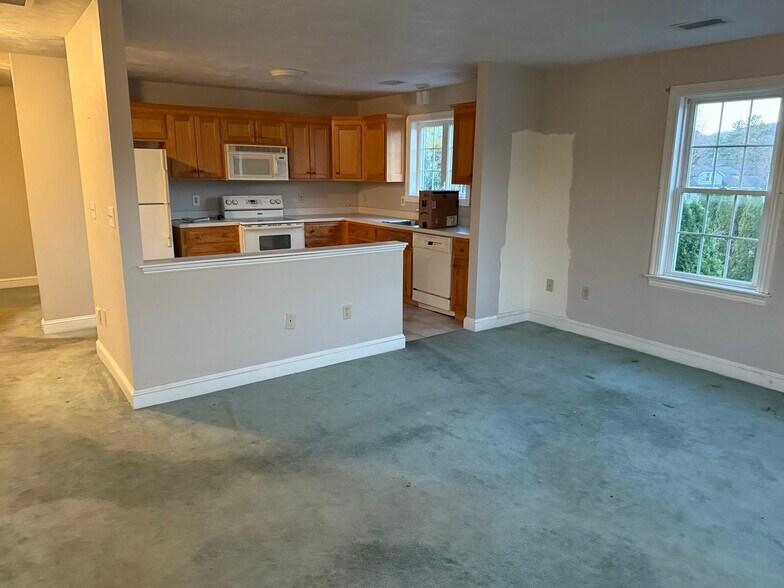 More Photos Of 37 Main St., Ashland Office For Sale