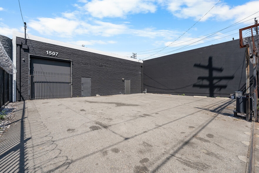 More Photos Of 1507 Essex St, Los Angeles Warehouse For Lease