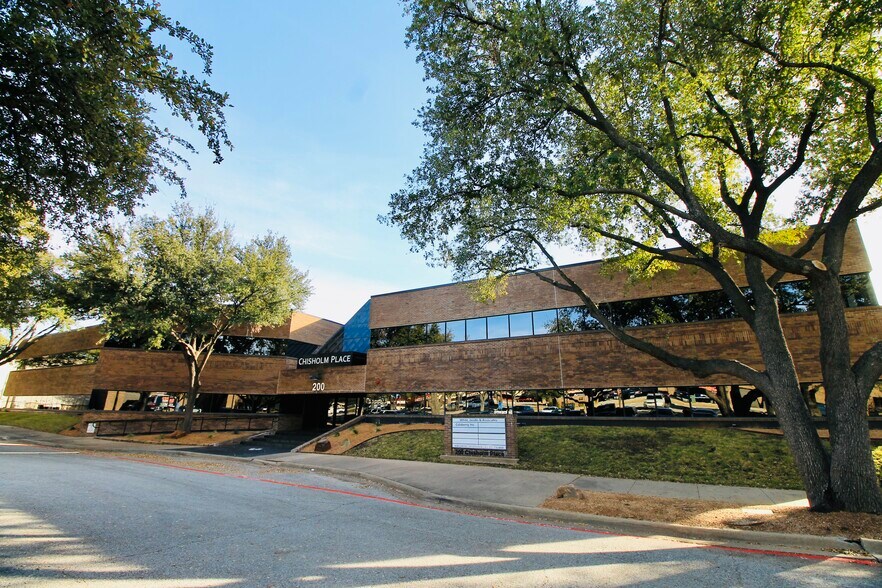 More Photos Of 200 Chisholm Pl, Plano Office For Lease