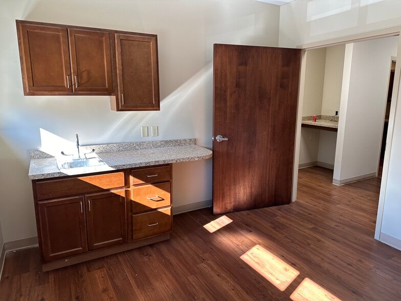 More Photos Of 101 Financial Dr, Elizabethtown Medical For Lease