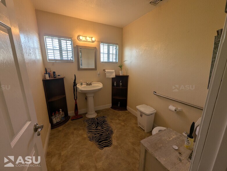 More Photos Of 1215 L St, Bakersfield Loft Creative Space For Sale