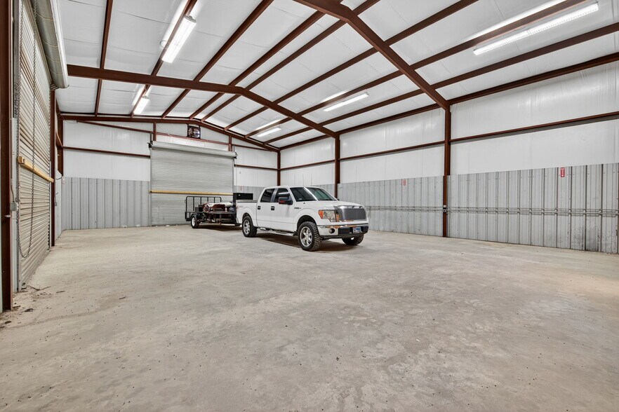 More Photos Of 3008 Ranger Hwy, Weatherford Manufacturing For Sale