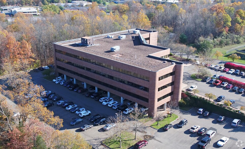 More Photos Of 100 Roscommon Dr, Middletown Office For Lease