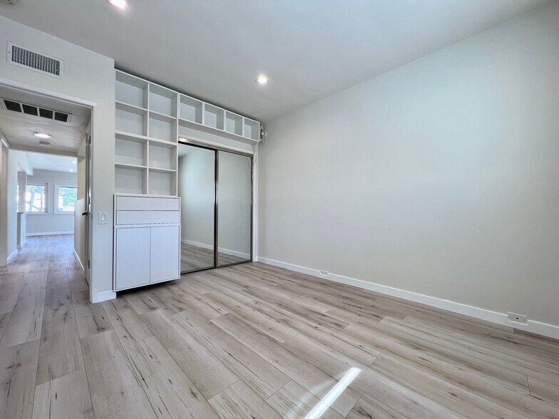 More Photos Of 3511 Market St, Glendale Office Residential For Lease