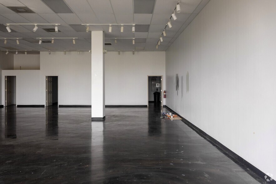 More Photos Of 4688-4690 W Irlo Bronson Memorial Hwy, Kissimmee Freestanding For Lease