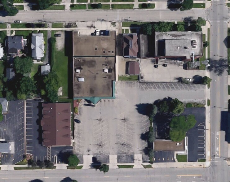 More Photos Of 1121 Main St, Keokuk General Retail For Lease