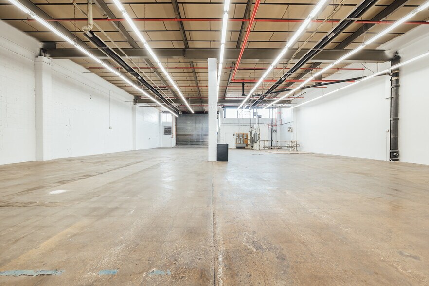 More Photos Of 573 Johnson Ave, Brooklyn Warehouse For Lease