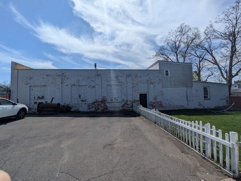 More Photos Of 46 Clinton Ave, New Haven Warehouse For Sale