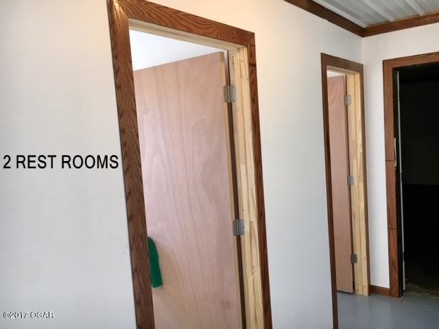 More Photos Of 11628 Iris Rd, Neosho Industrial For Sale