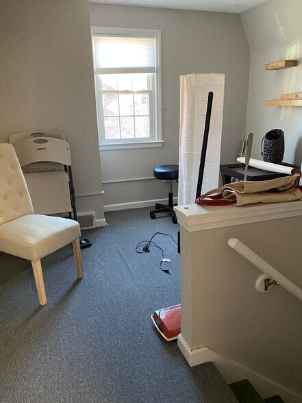 More Photos Of 381 Hubbard St, Glastonbury Loft Creative Space For Lease