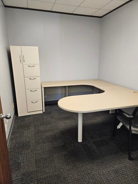 More Photos Of 14730 Yarberry St, Houston Unknown For Lease