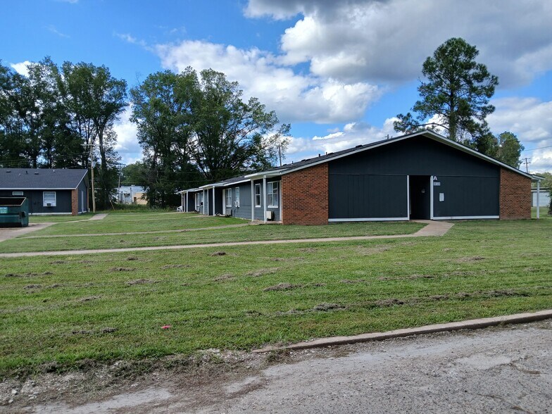 More Photos Of 1000 Broadmeadow Dr, Monticello Apartments For Sale