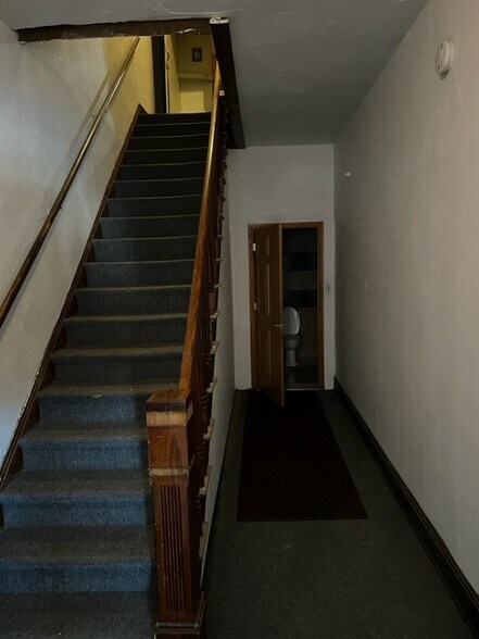 More Photos Of 506 Forest Home Dr, Francis Creek Apartments For Sale