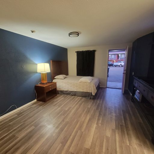 More Photos Of 1901 Rose Ave, Burlington Hotel For Sale